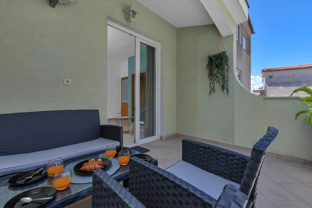 Apartmani Luna Baška Voda Buitenkant foto