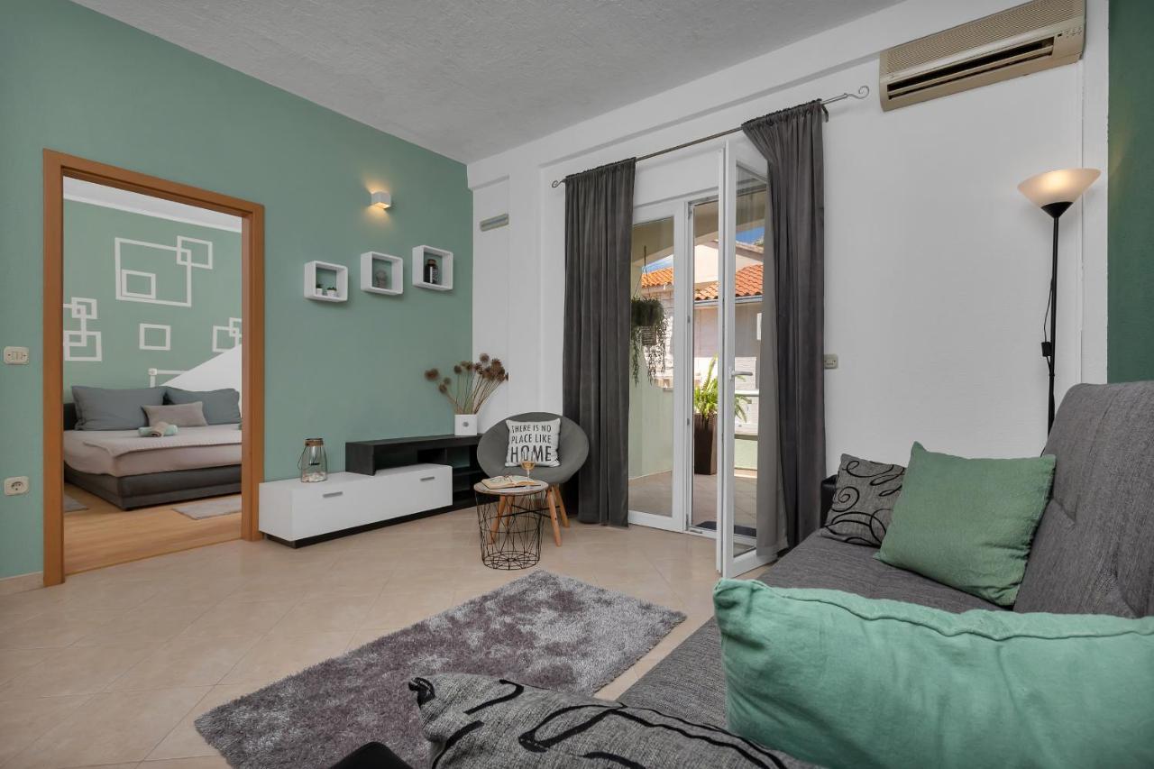 Apartmani Luna Baška Voda Buitenkant foto