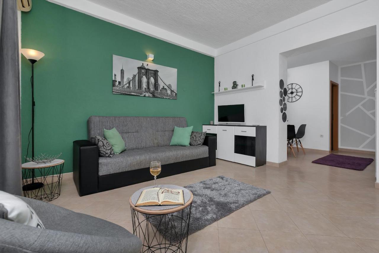 Apartmani Luna Baška Voda Buitenkant foto