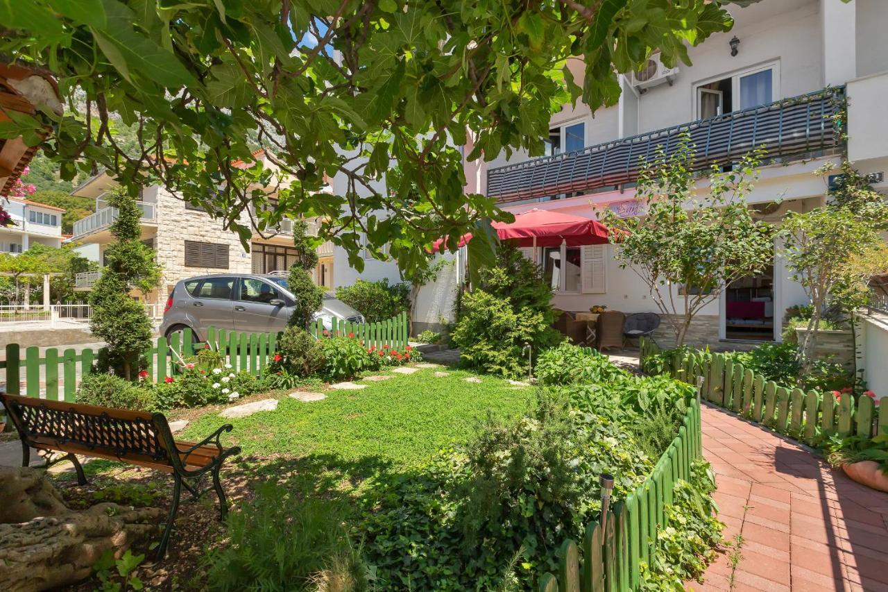 Apartmani Luna Baška Voda Buitenkant foto