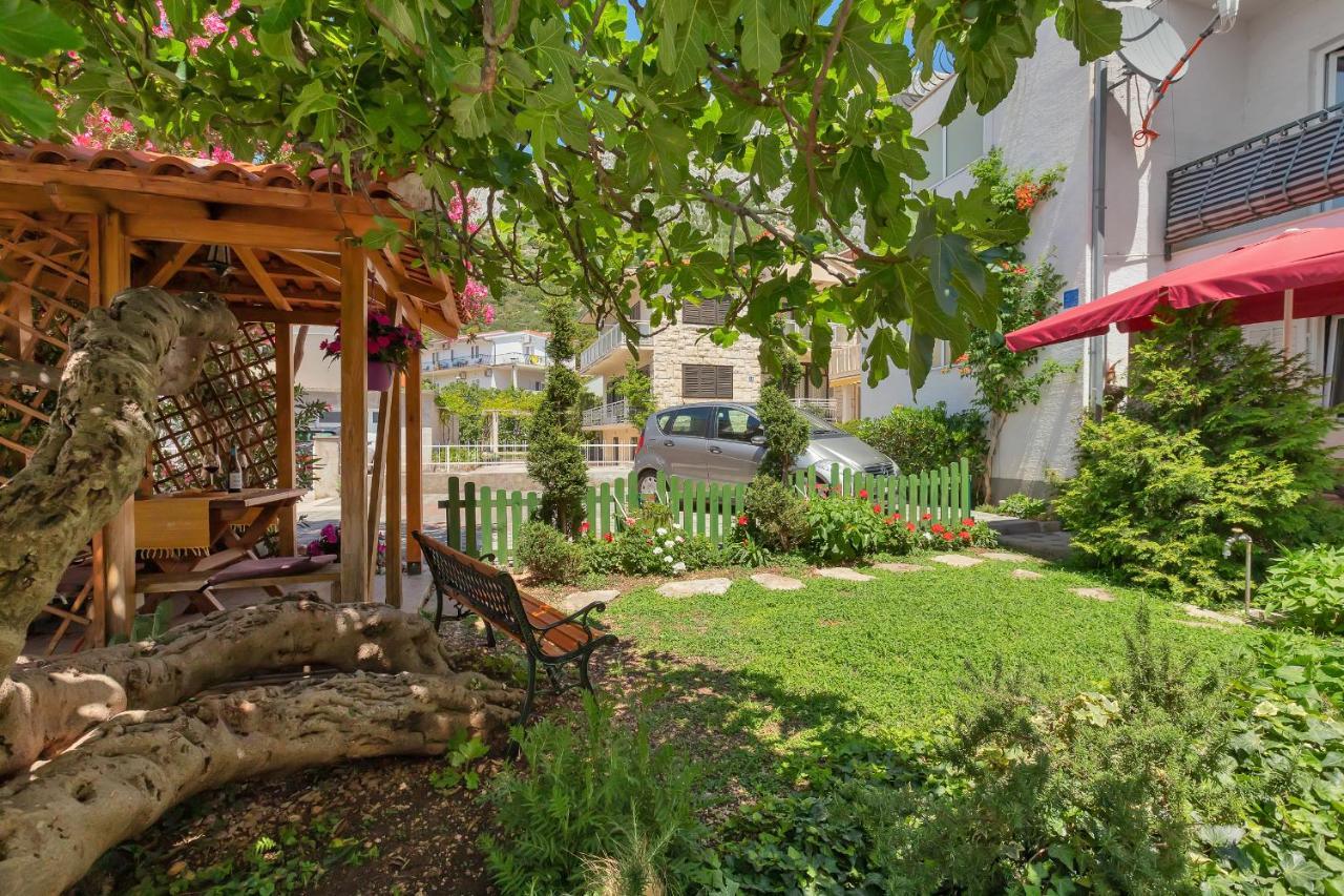 Apartmani Luna Baška Voda Buitenkant foto