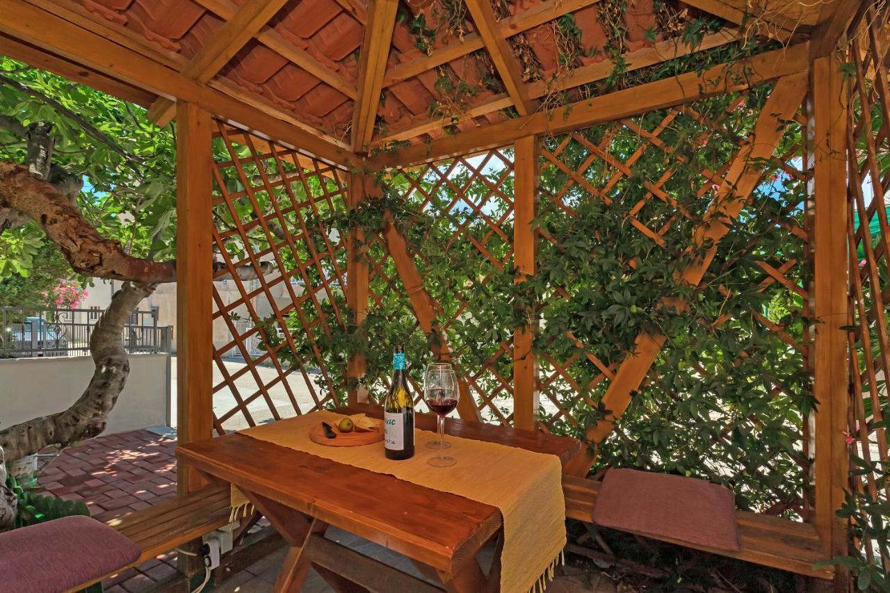 Apartmani Luna Baška Voda Buitenkant foto