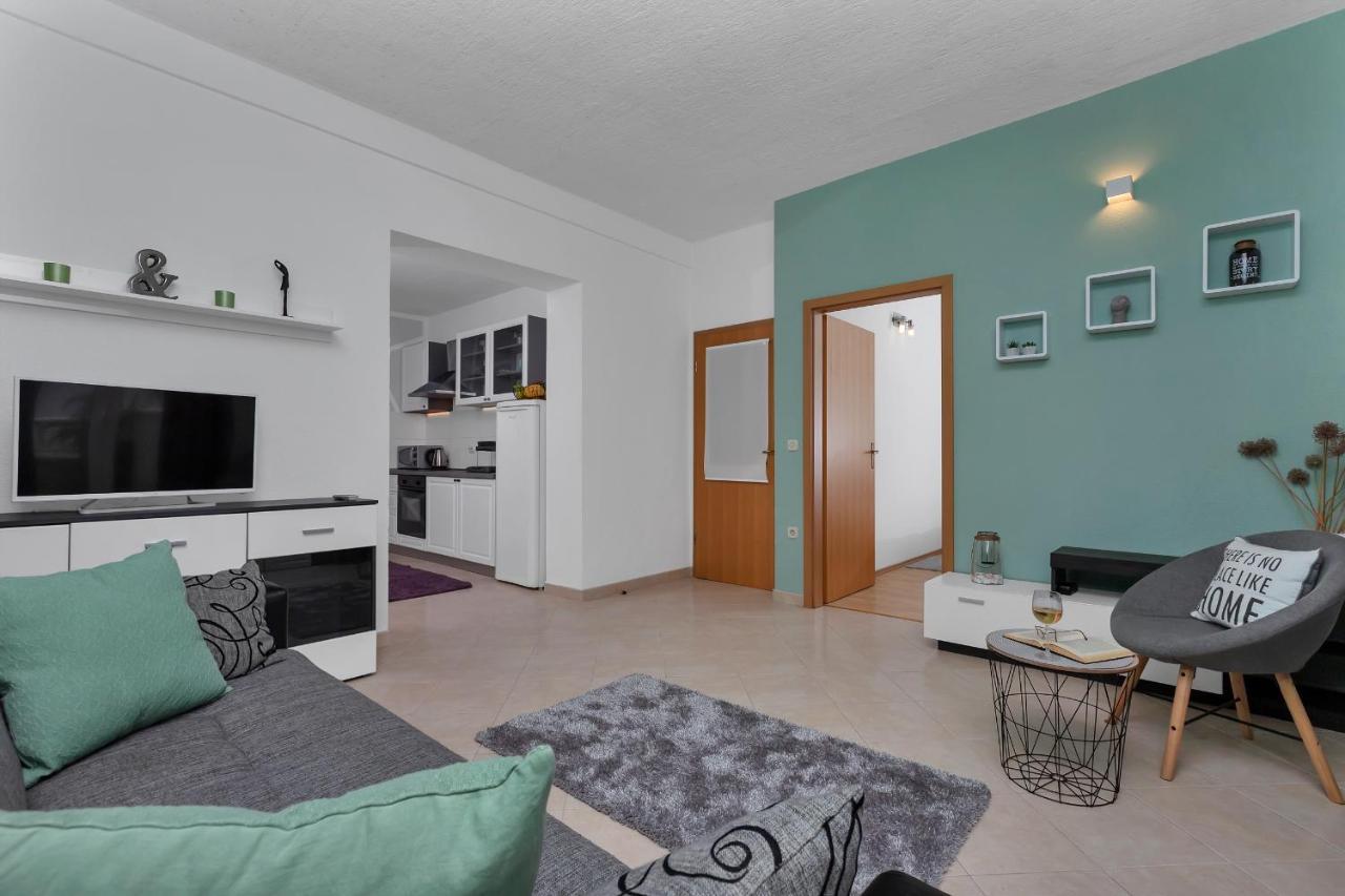 Apartmani Luna Baška Voda Buitenkant foto