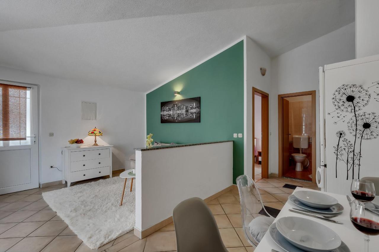 Apartmani Luna Baška Voda Buitenkant foto