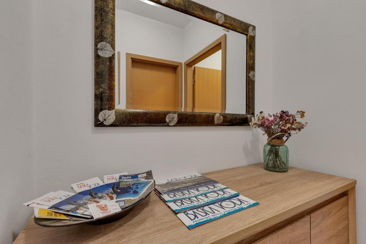 Apartmani Luna Baška Voda Buitenkant foto