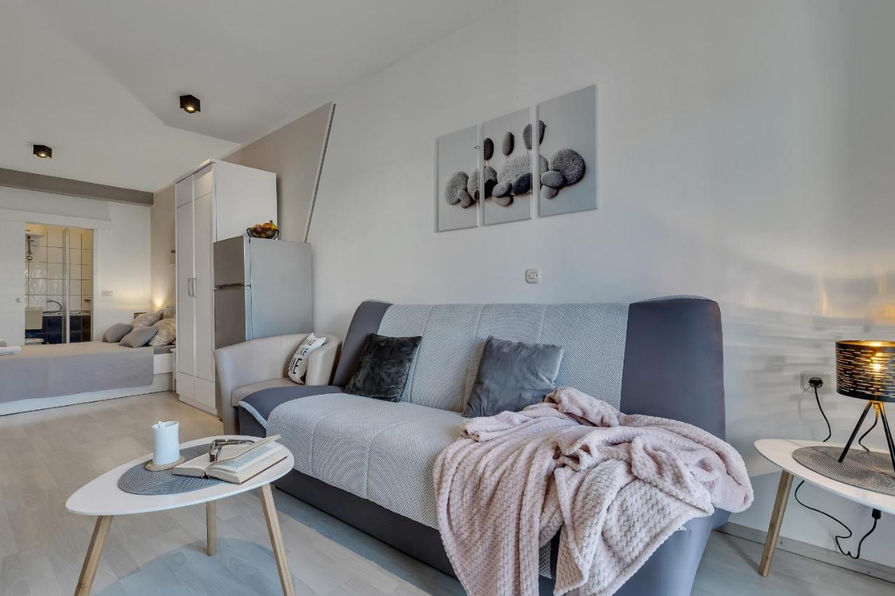 Apartmani Luna Baška Voda Buitenkant foto