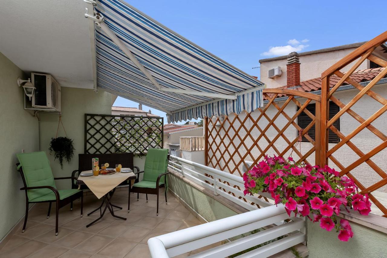 Apartmani Luna Baška Voda Buitenkant foto