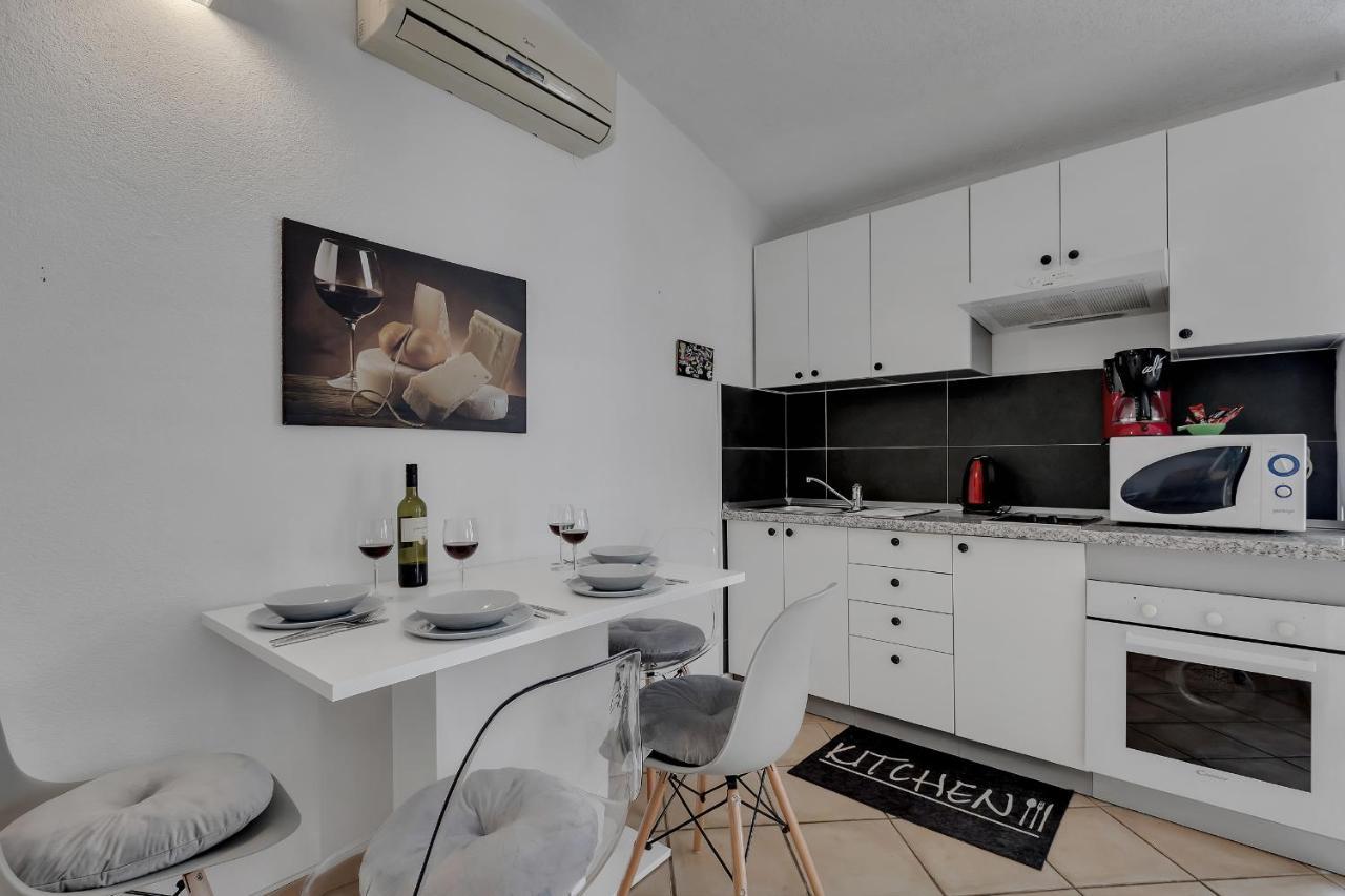 Apartmani Luna Baška Voda Buitenkant foto