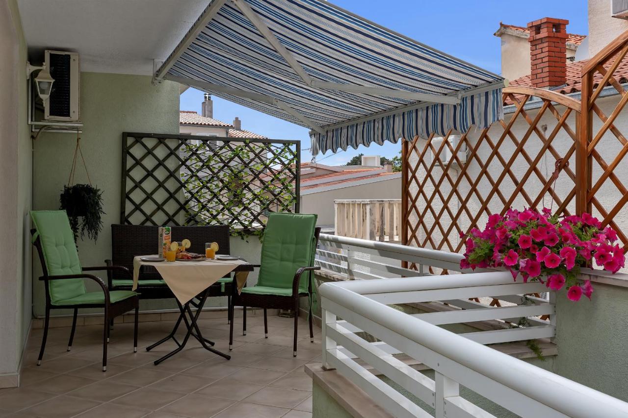 Apartmani Luna Baška Voda Buitenkant foto