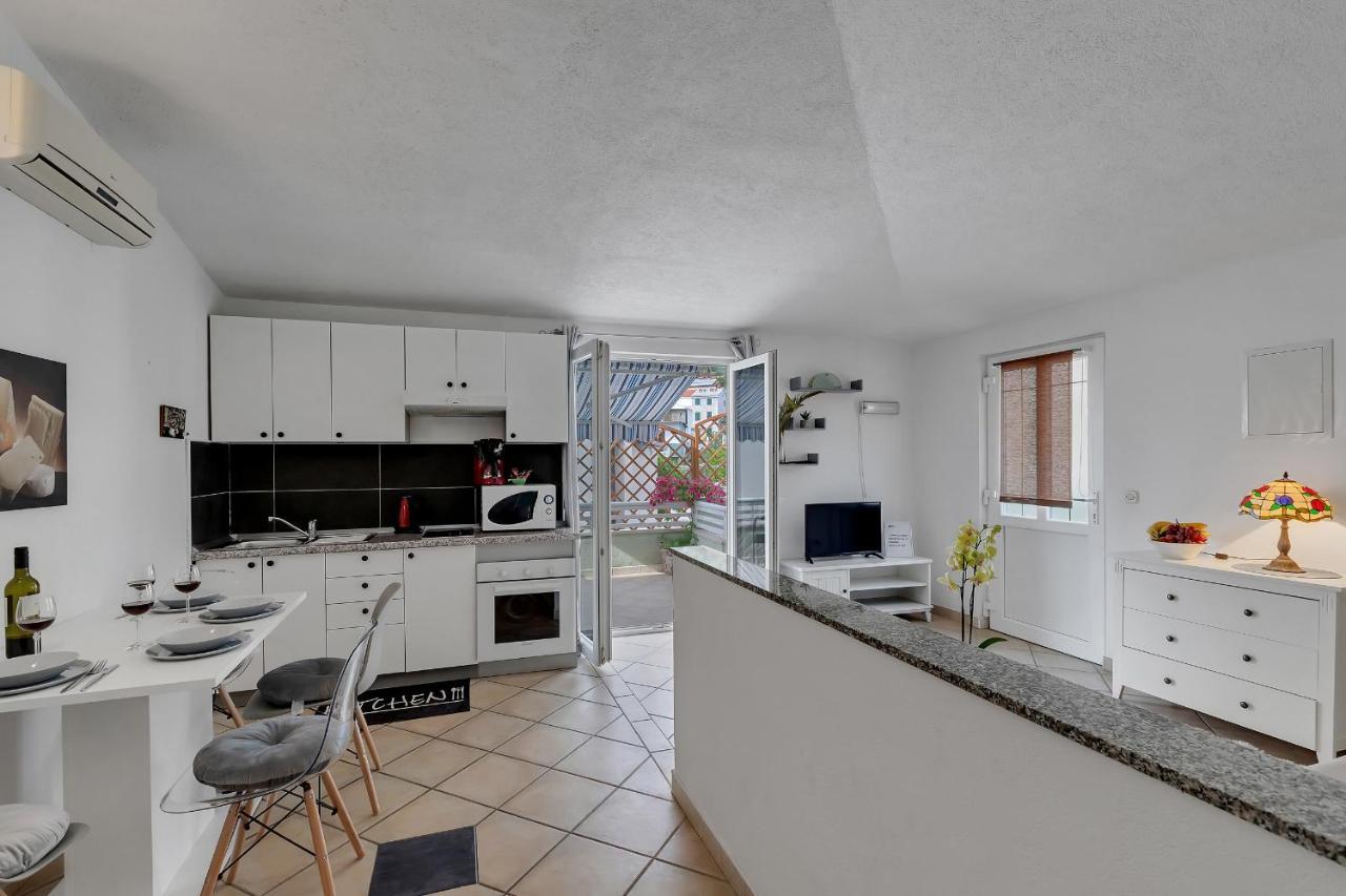 Apartmani Luna Baška Voda Buitenkant foto