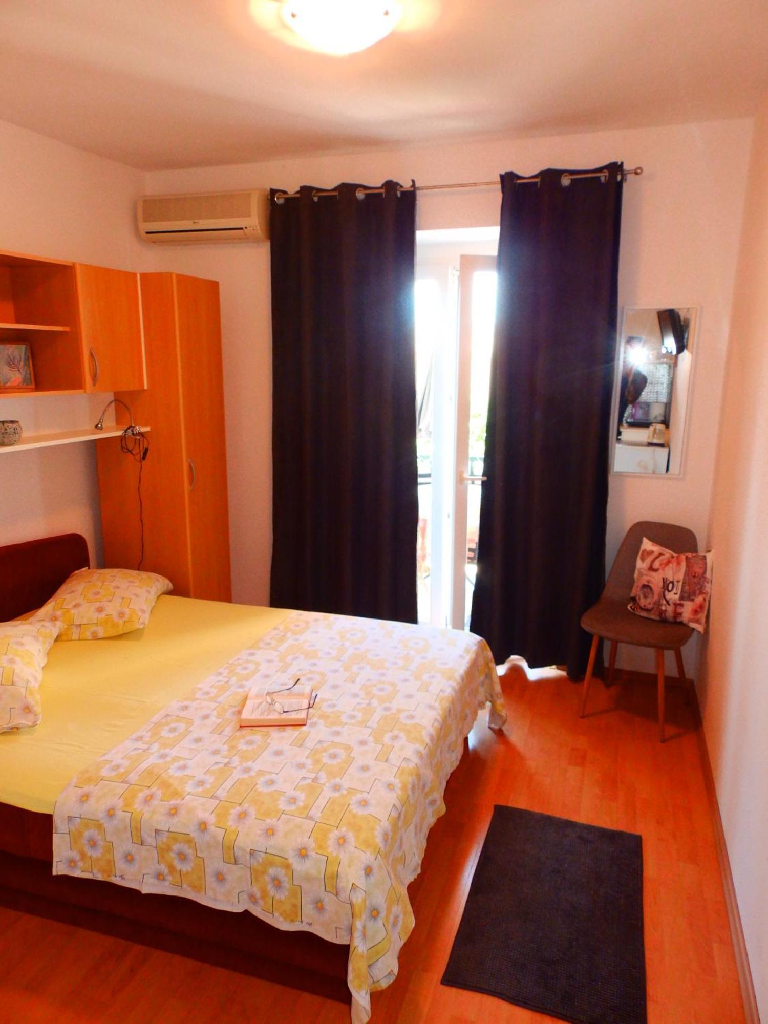 Apartmani Luna Baška Voda Kamer foto